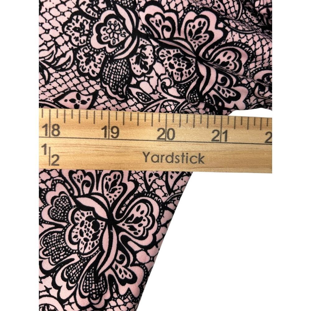Marilyn Monroe Intimates Robe‎ Womens Size L Pink Black Paisley Floral Print - Picture 9 of 11